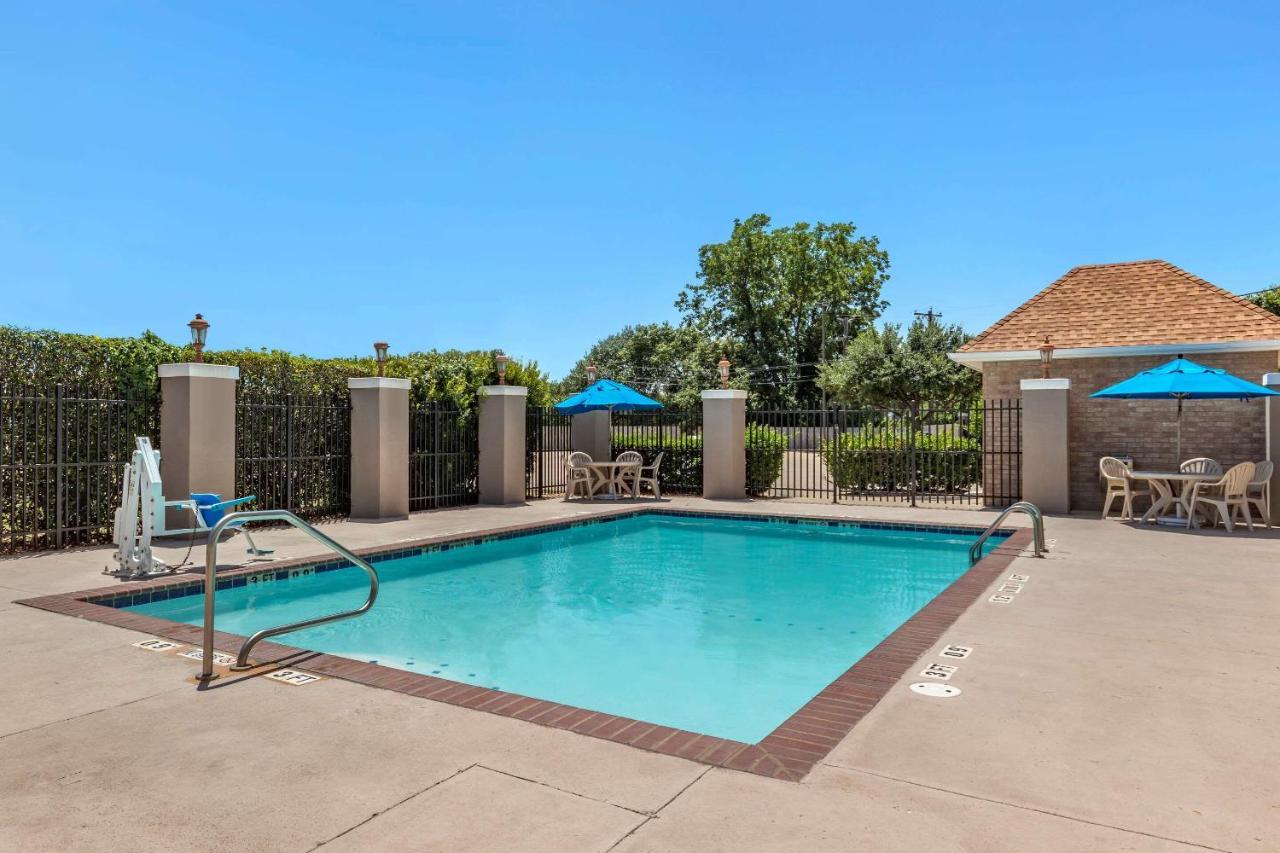 Comfort Suites Waco Near University Area Bagian luar foto