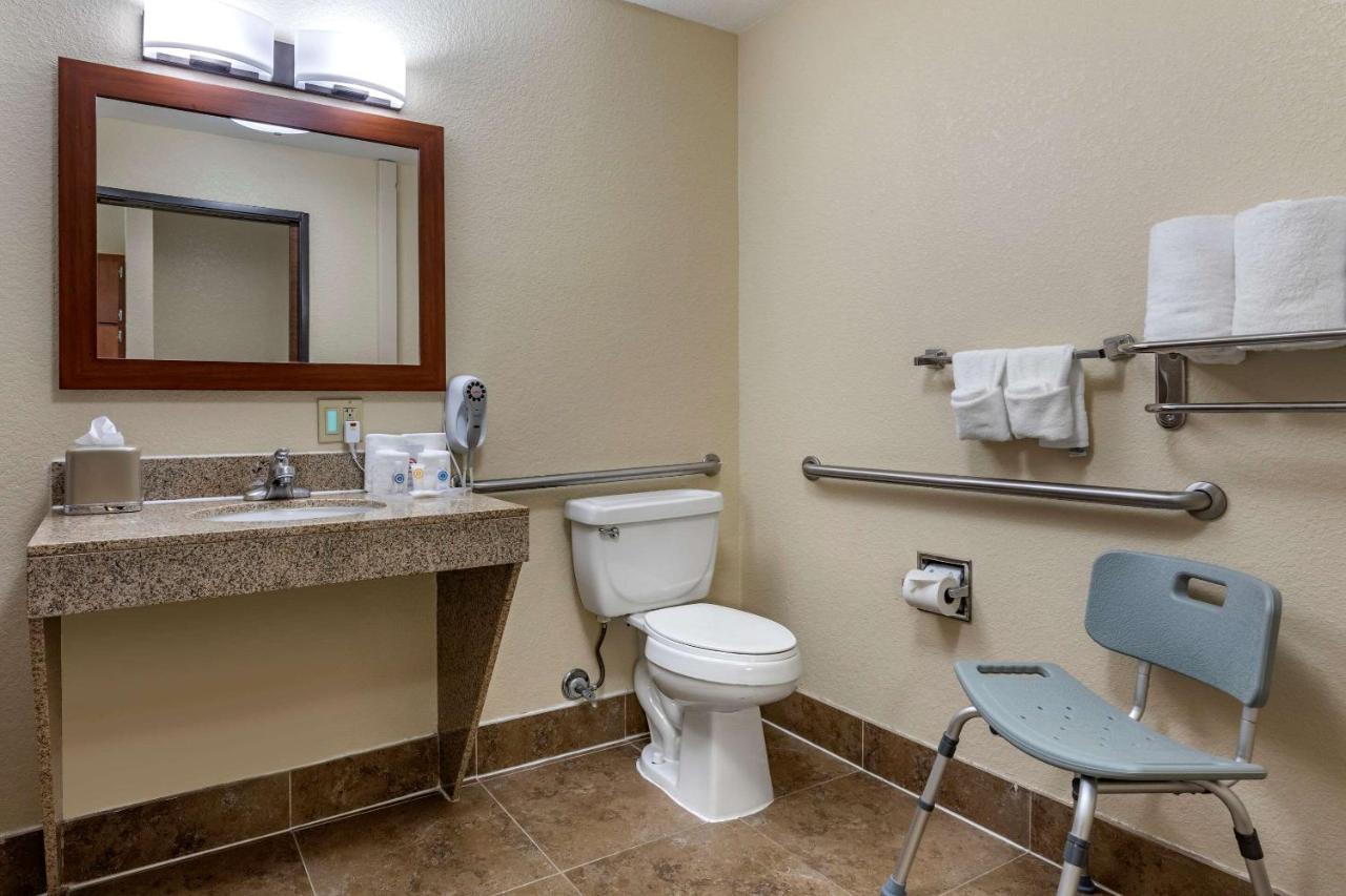 Comfort Suites Waco Near University Area Bagian luar foto