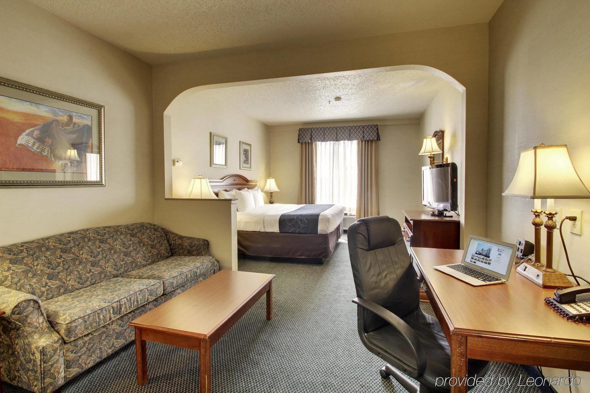 Comfort Suites Waco Near University Area Bagian luar foto
